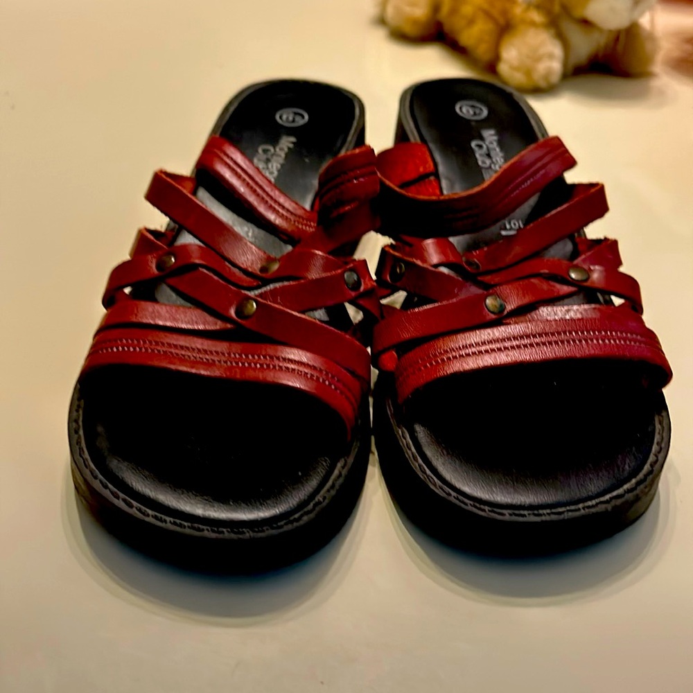 Flats shoes 6.5 burgundy and black